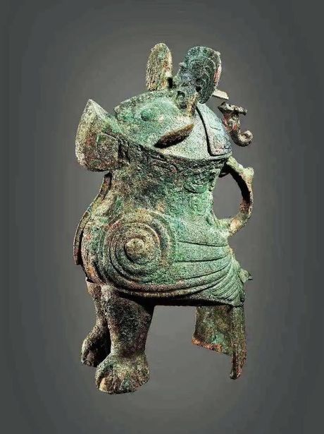 妇好鸮尊：中国古代神话中的神兽