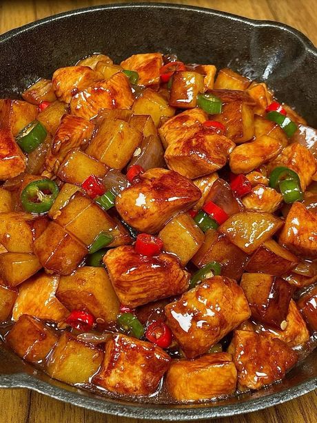 土豆烧肉的做法