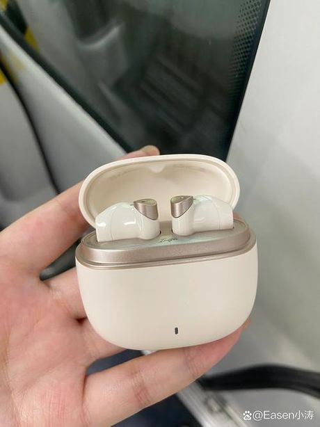飞机上可以用蓝牙耳机吗，飞机上可以使用蓝牙耳机吗？