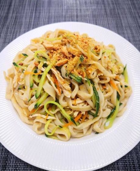 冷面怎么做好吃：掌握关键步骤，享受夏日清凉美食