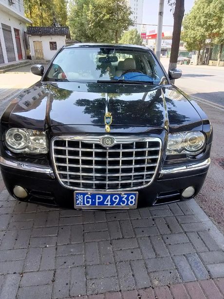 奔驰戴克300C：价格与特点