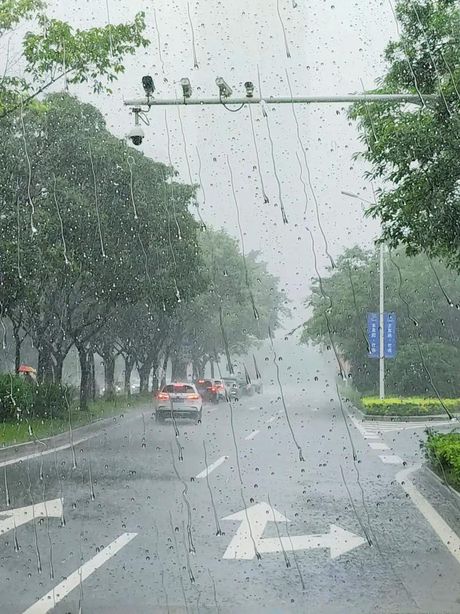 天上为什么会下雨？