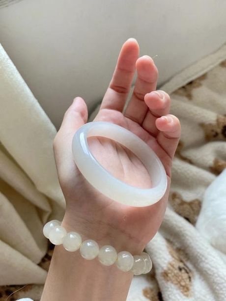 玉镯子与灵气：传说背后的科学