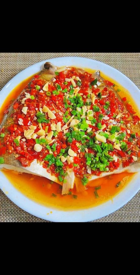 剁椒鱼头：美食中的湘菜经典