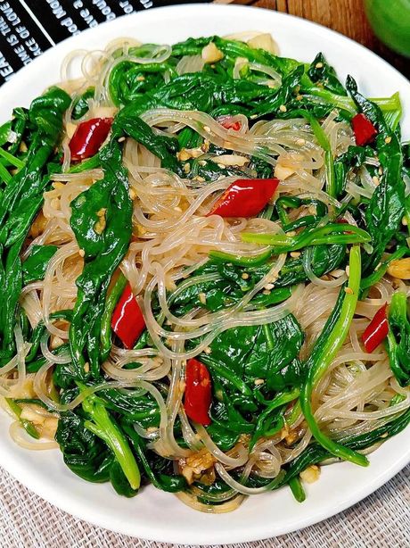 菠菜粉丝凉菜怎么做，凉拌菠菜粉丝的制作方法