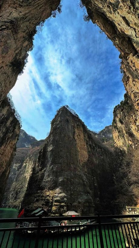 八泉峡探秘：自然奇观与地质奇迹
