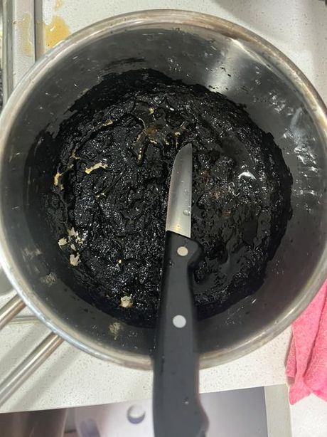 如何去除锅烧糊后的黑色物质