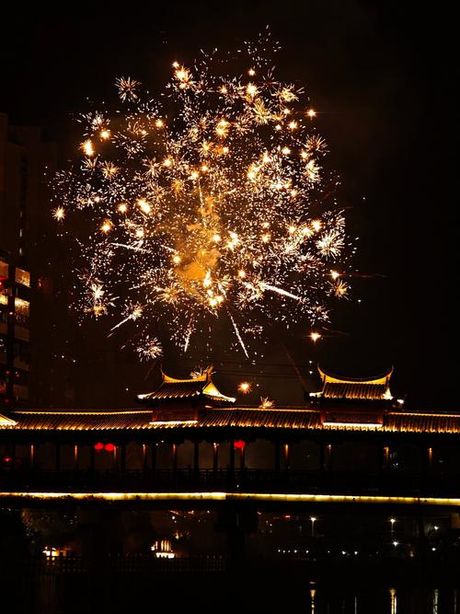 除夕真热闹：传统与现代的完美融合