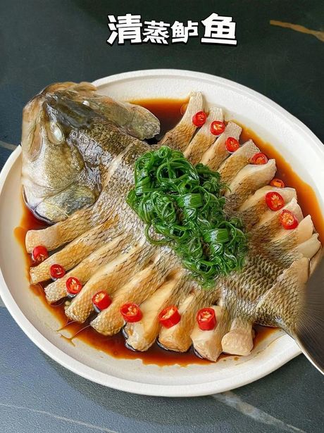 鲈鱼烹饪：简单与美味的完美结合