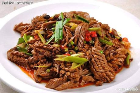 炒腰果：掌握火候与调味的艺术