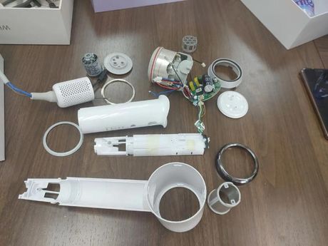 如何拆解吹风机：步骤与技巧