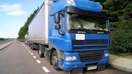 b1可以开大货车吗，B1驾驶证能否开大货车