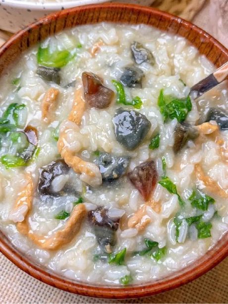 皮蛋瘦肉粥：美味与营养的完美结合