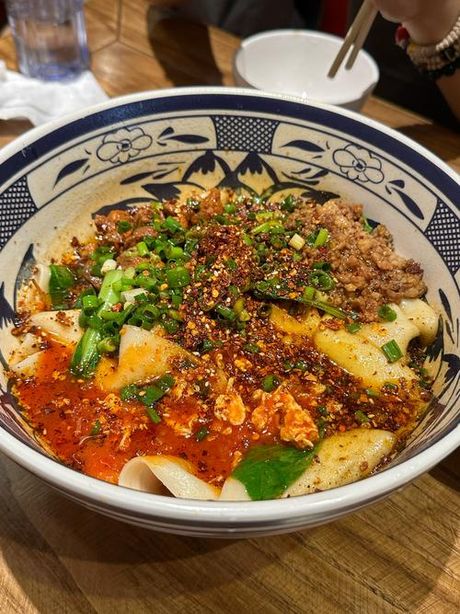 探索陕西biangbiang面：独特风味的面食之旅