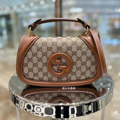Gucci眼镜：2024年秋冬系列的现代视角