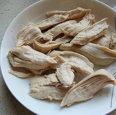 水煮鸡胸肉怎么去腥味，水煮鸡胸肉去腥味完全指南