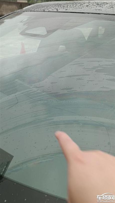 雨刷刮不干净怎么办？