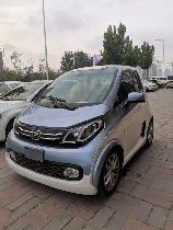 众泰E200评测：城市代步的理想选择